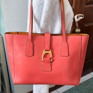 Dooney Bourke Shannon small Tote  shoulder bag Leather coral/orange  
Front clip